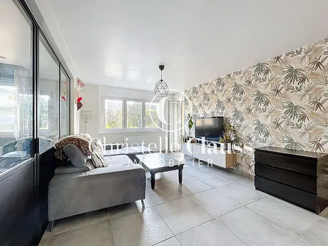 Living room; tile floor, natural light, modern style, view