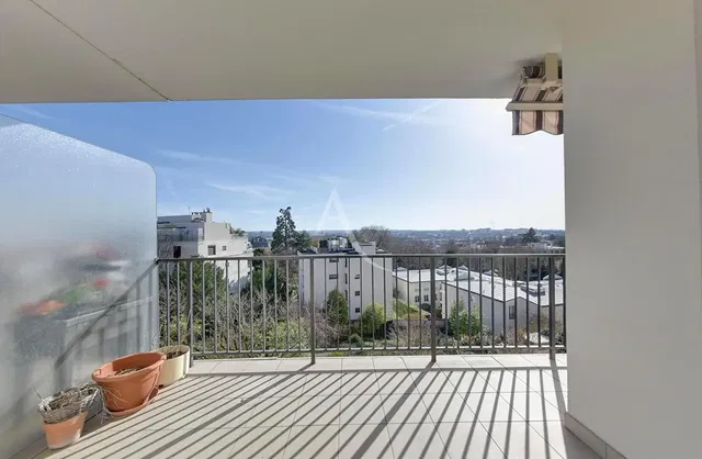 Balcon; vue, carrelage