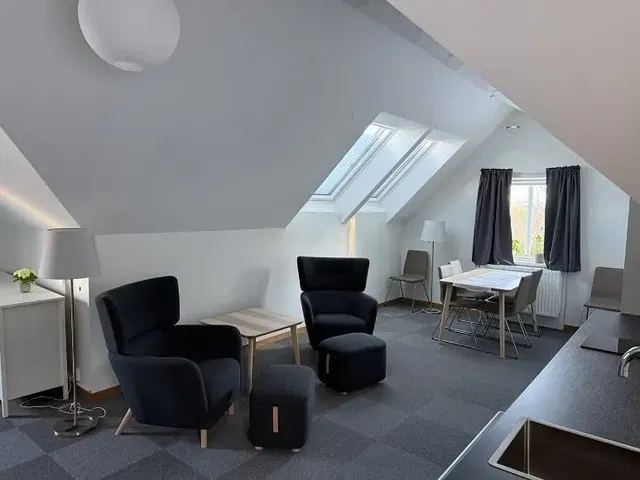 Salón; luz natural, estilo moderno