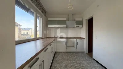 Кухиња; поглед, плочице, природно светло