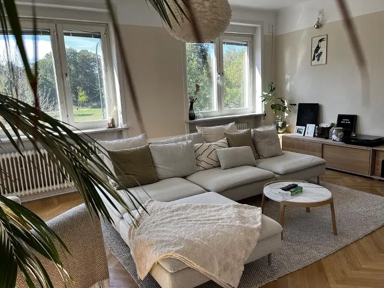 Wohnzimmer; blick, tageslicht, moderner stil, holzboden
