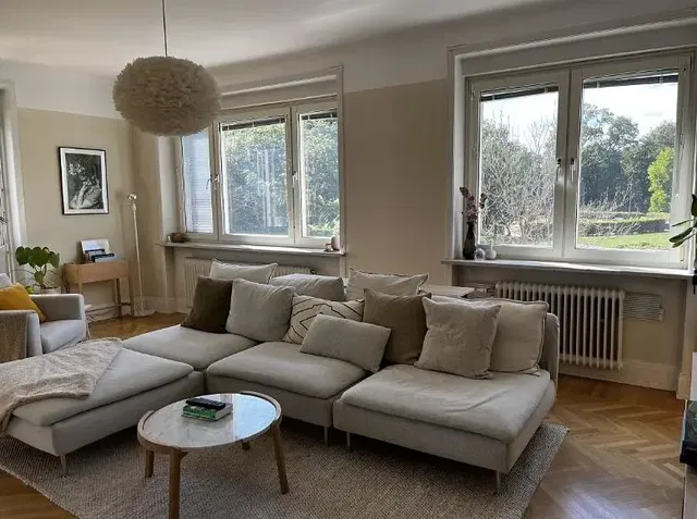 Salón; luz natural, estilo moderno