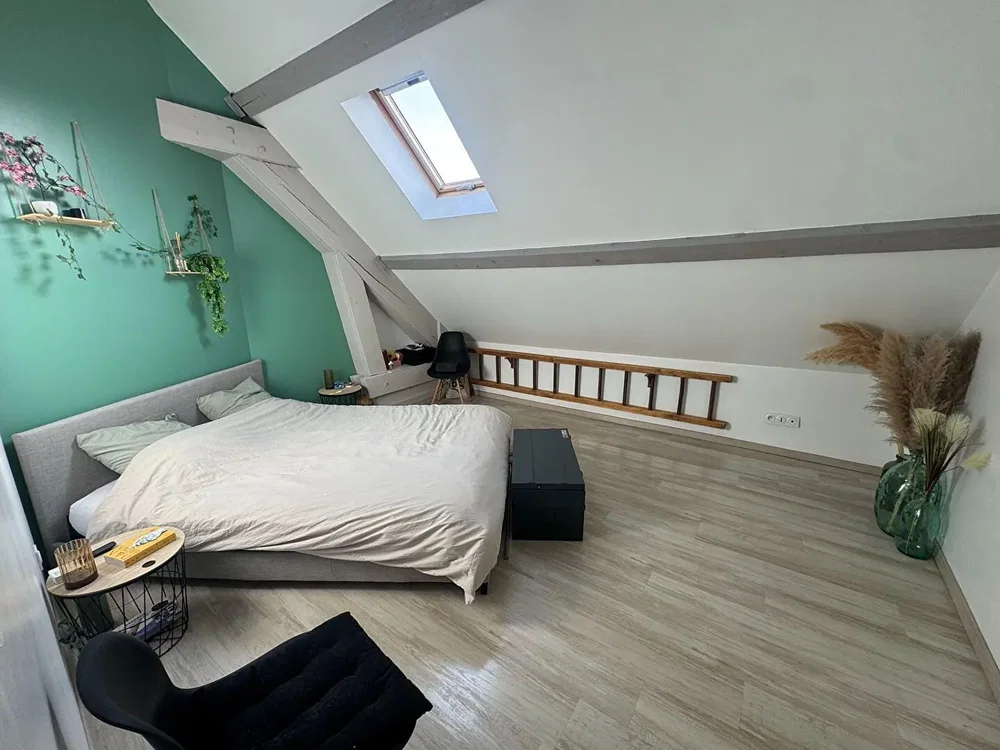 Yatak odası; doğal ışık, modern stil