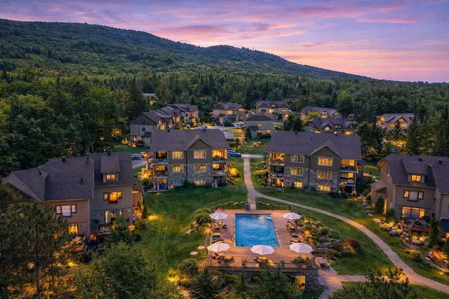 Maison et environs; vue