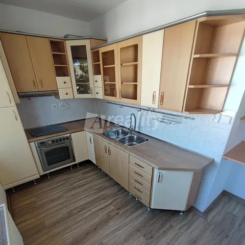 Küche; küchengeräte, fliesenboden, holzboden, renoviert, tageslicht