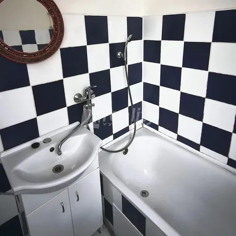 Badezimmer; fliesenboden