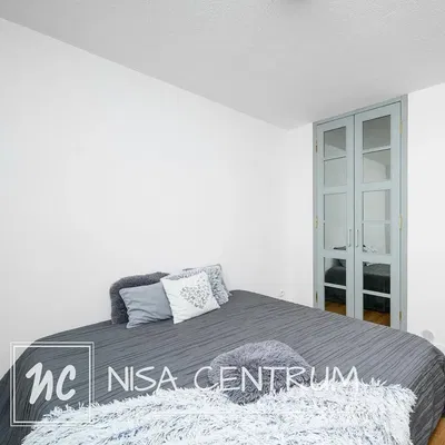 Chambre; lumière naturelle, style moderne