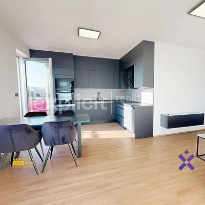 Mutfak; mutfak aletleri, doğal ışık, modern stil