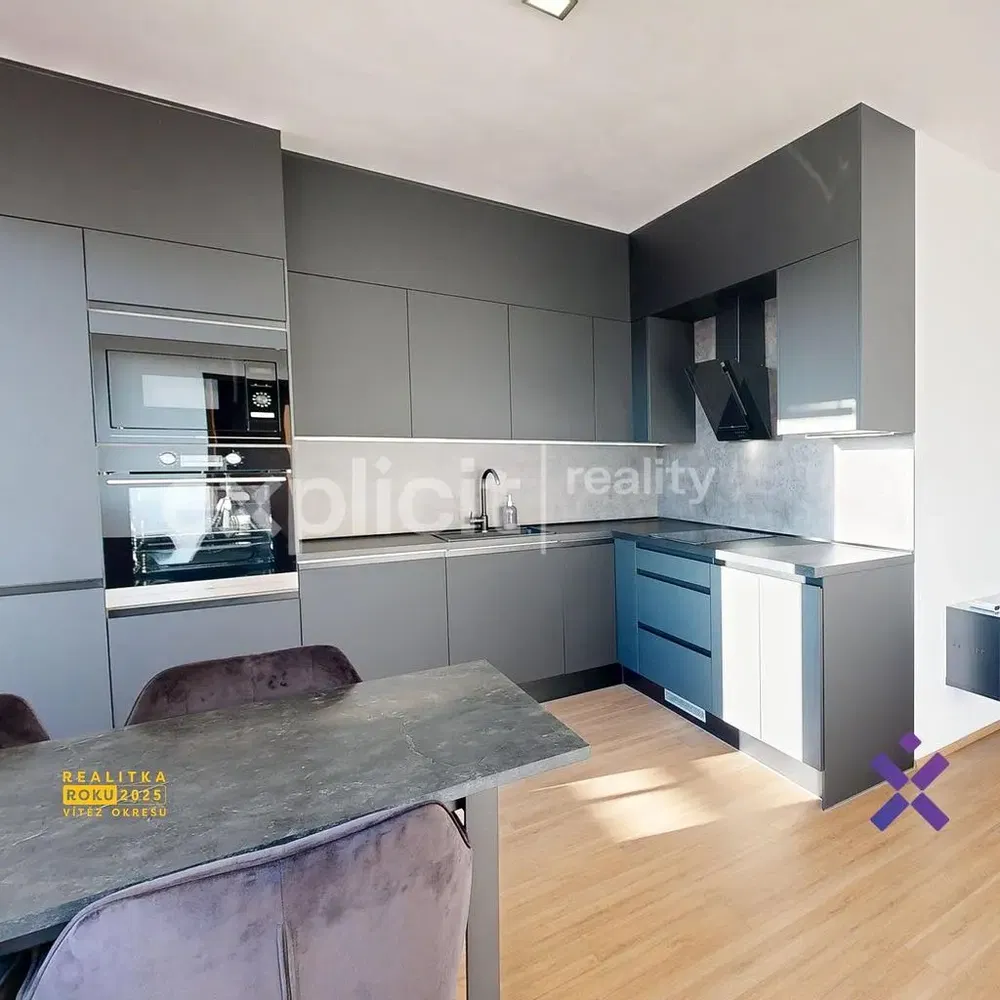 Mutfak; mutfak aletleri, modern stil, tadilatlı, doğal ışık