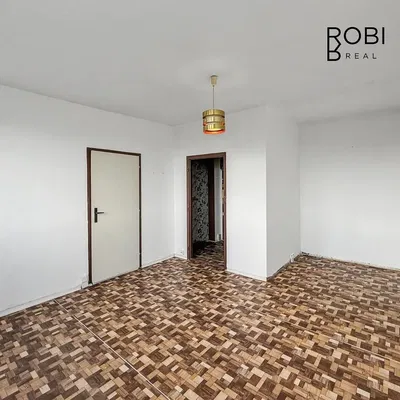 Остало; дрвени под, потребна реновација