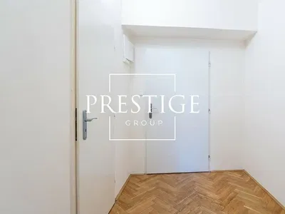 Garderobe; holzboden