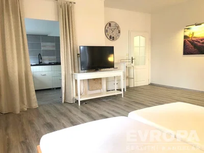 Soggiorno; luce naturale, stile moderno