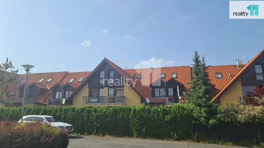 Haus und umgebung; blick