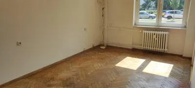 Camera da letto; pavimento in legno, luce naturale, vista