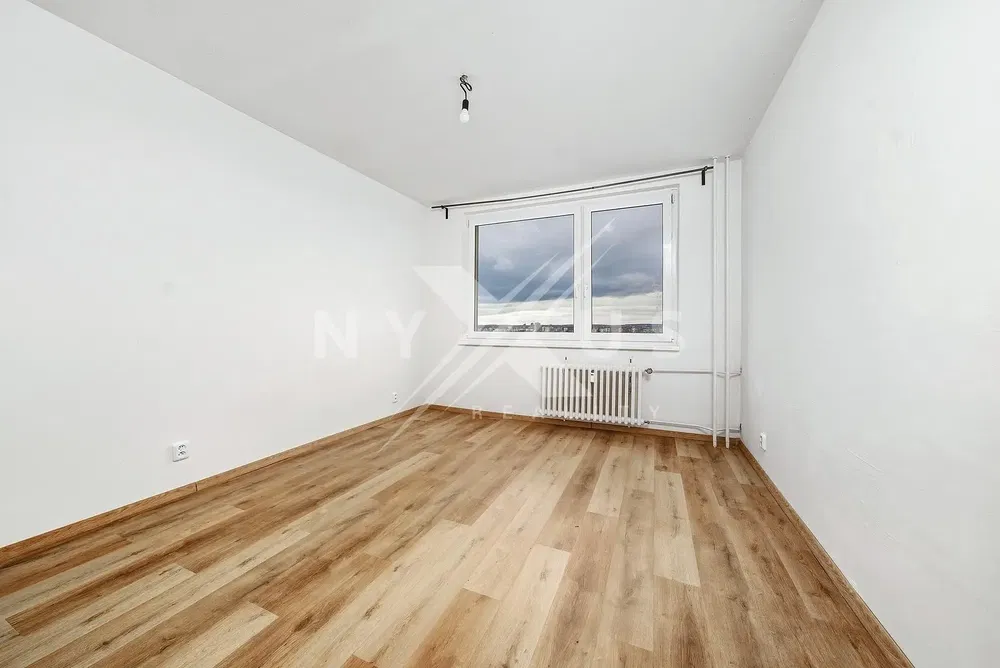 Wohnzimmer; blick, holzboden, tageslicht