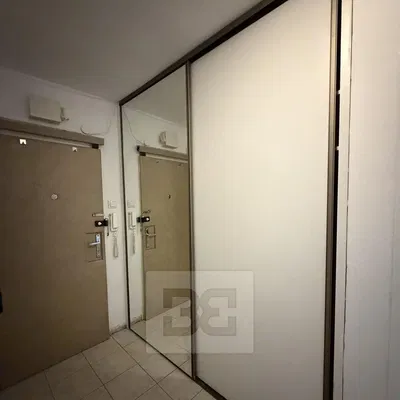 Camera da letto; pavimento in piastrelle, necessita ristrutturazione