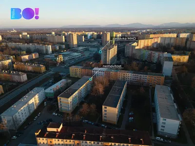 Maison et environs; vue