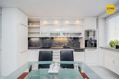 Cuisine; électroménager, style moderne, rénové, lumière naturelle