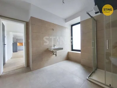 Купатило; плочице, природно светло, реновиран