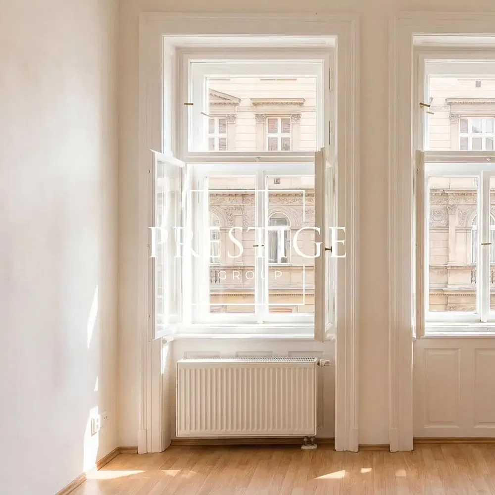 Wohnzimmer; blick, holzboden, tageslicht