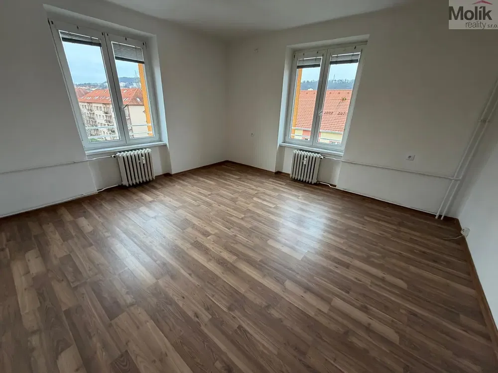 Wohnzimmer; blick, holzboden, tageslicht
