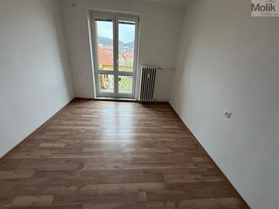 Schlafzimmer; blick, holzboden, renoviert, tageslicht