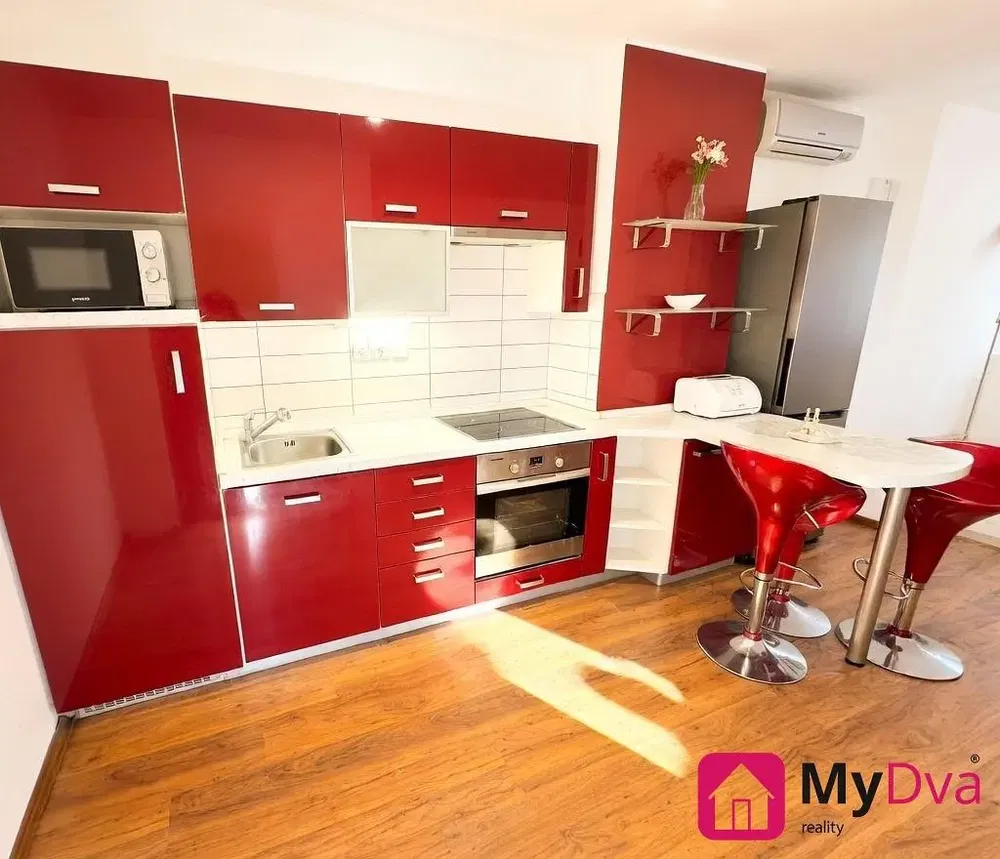 Küche; küchengeräte, moderner stil