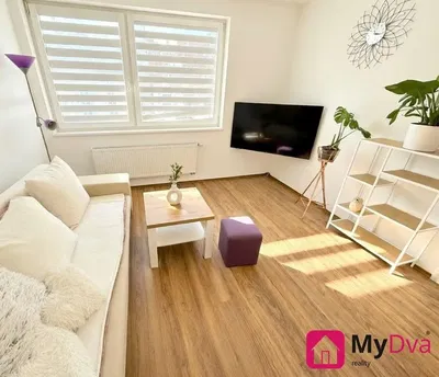 Wohnzimmer; tageslicht, holzboden, moderner stil