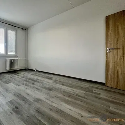 Chambre; parquet, lumière naturelle