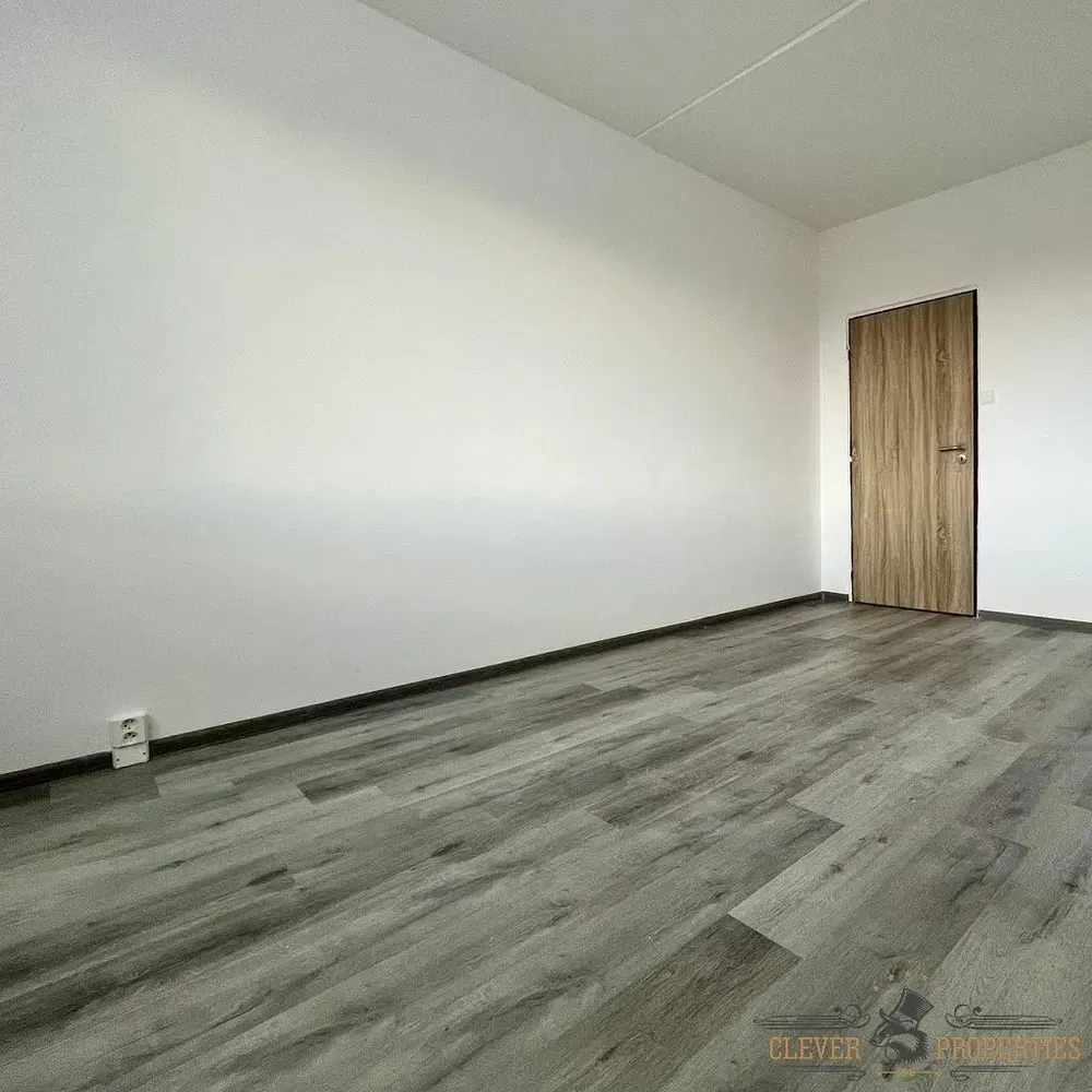 Chambre; parquet, lumière naturelle