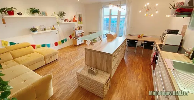 Wohnzimmer; blick, tageslicht, moderner stil