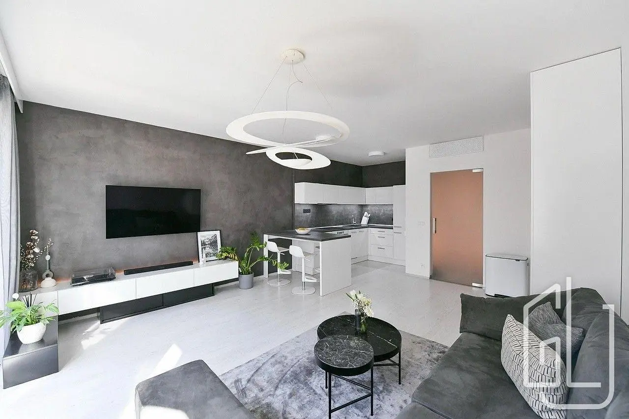 Wohnzimmer; tageslicht, moderner stil, renoviert