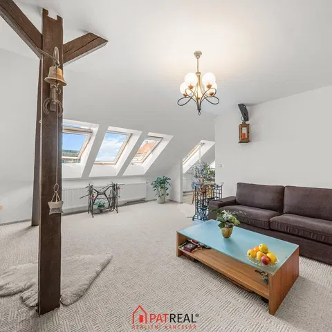 Wohnzimmer; tageslicht, moderner stil