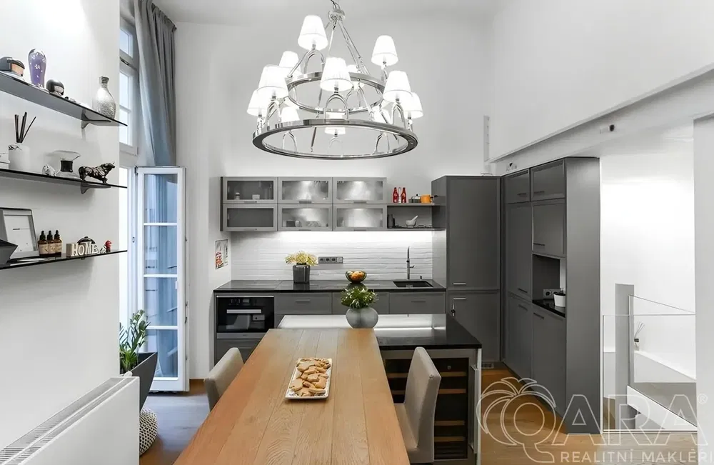 Küche; küchengeräte, tageslicht, moderner stil