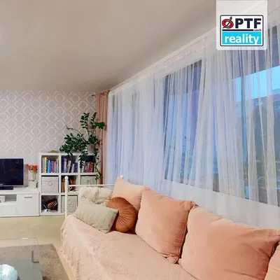 Oturma odası; doğal ışık, modern stil