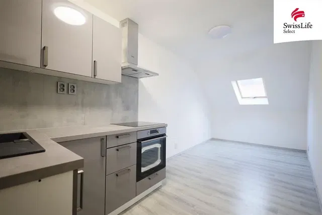 Cocina; electrodomésticos, luz natural, estilo moderno, renovado
