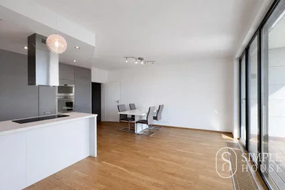 Küche; küchengeräte, tageslicht, moderner stil, holzboden