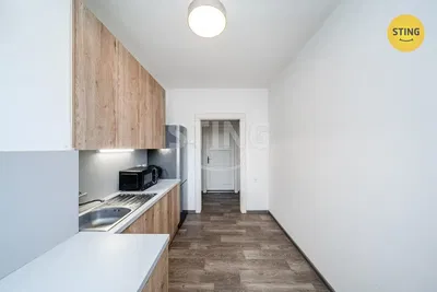 Küche; küchengeräte, holzboden, renoviert, tageslicht