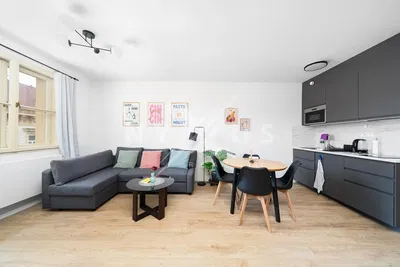 Wohnzimmer; moderner stil, holzboden, tageslicht