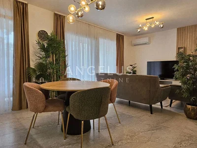 Dnevna soba; moderni stil, prirodno svjetlo