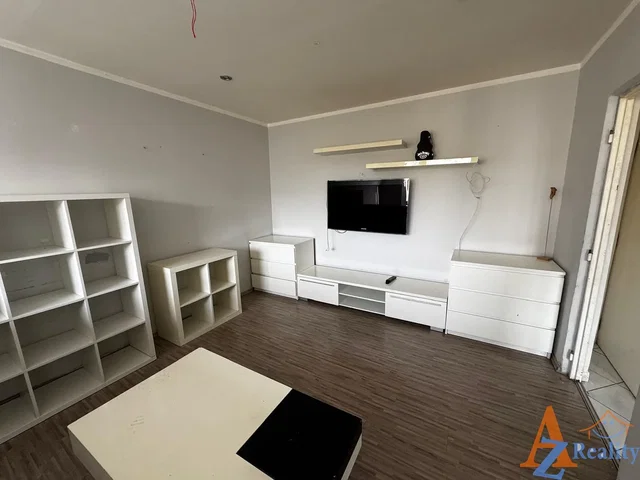 Wohnzimmer; fliesenboden, renovierungsbedürftig, moderner stil