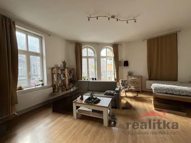 Wohnzimmer; tageslicht, holzboden