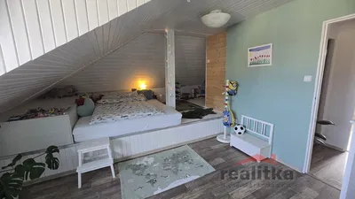 Dječja soba; prirodna svjetlost, moderan stil