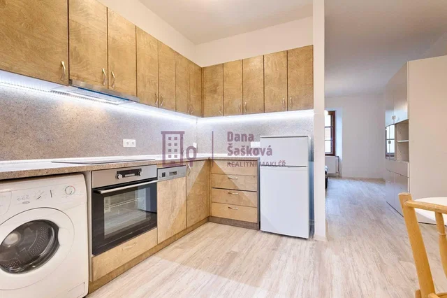 Küche; küchengeräte, renoviert, tageslicht, moderner stil