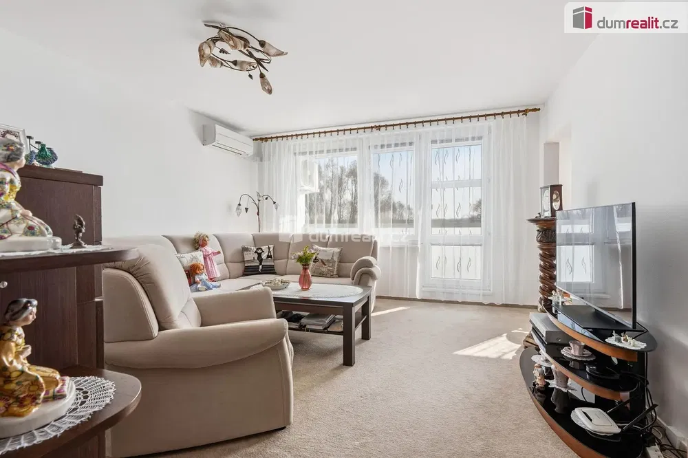 Wohnzimmer; tageslicht, moderner stil
