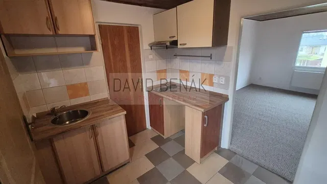 Kitchen; kitchen appliances, tile floor