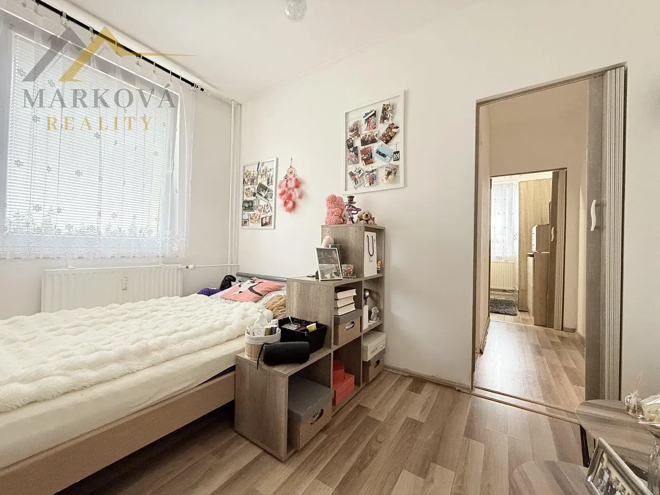 Yatak odası; doğal ışık, modern stil