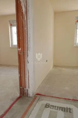 Остало; потребна реновација, природно светло