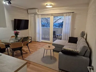 Wohnzimmer; blick, holzboden, tageslicht, moderner stil