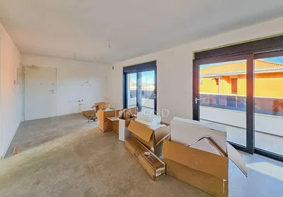 Остало; потребна реновација, природно светло